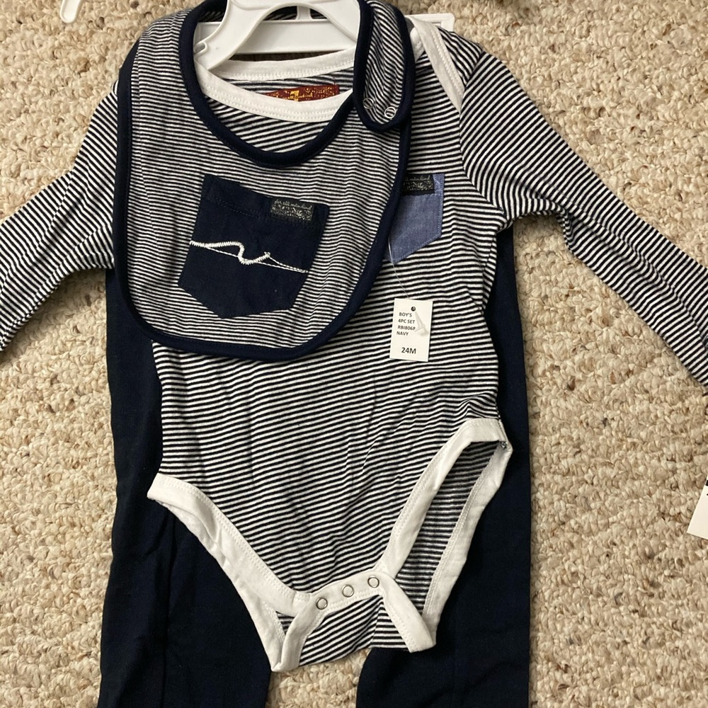 Baby boy 3 piece set with bib